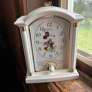 WORKS Vintage Seiko Quartz Disney Musical Minnie Mouse Alarm Mantle Clock